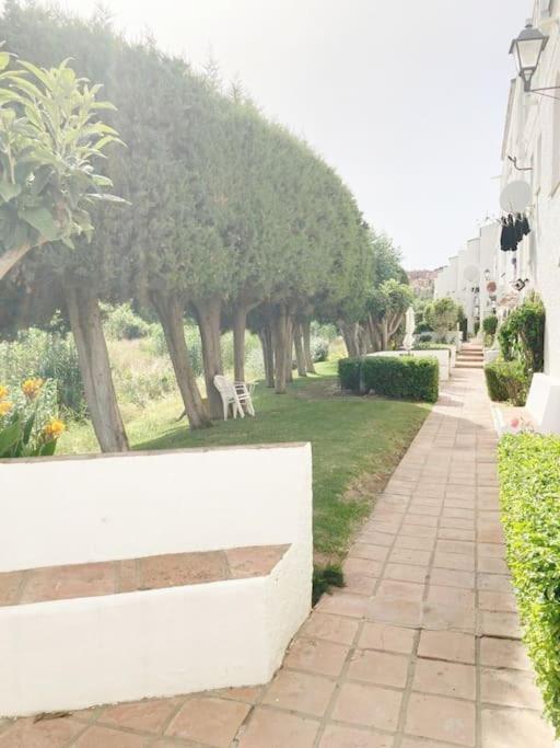 Apartamento Entero Con Solarium En Sabinillas, Con Piscina Y Al Lado Del Puerto De La Duquesa 马尼尔瓦 外观 照片