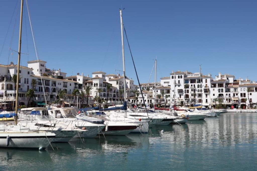 Apartamento Entero Con Solarium En Sabinillas, Con Piscina Y Al Lado Del Puerto De La Duquesa 马尼尔瓦 外观 照片
